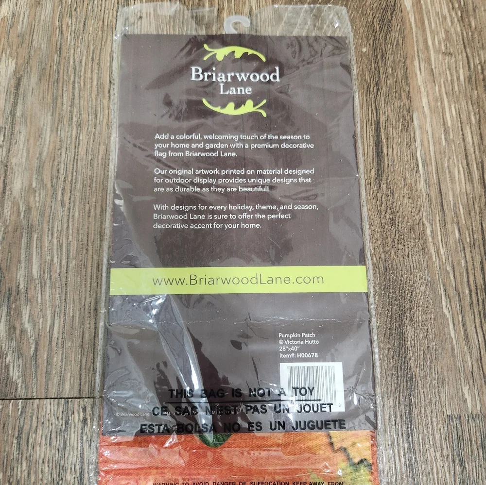 2 House Flags 28" x 40" - Picture 8 of 10